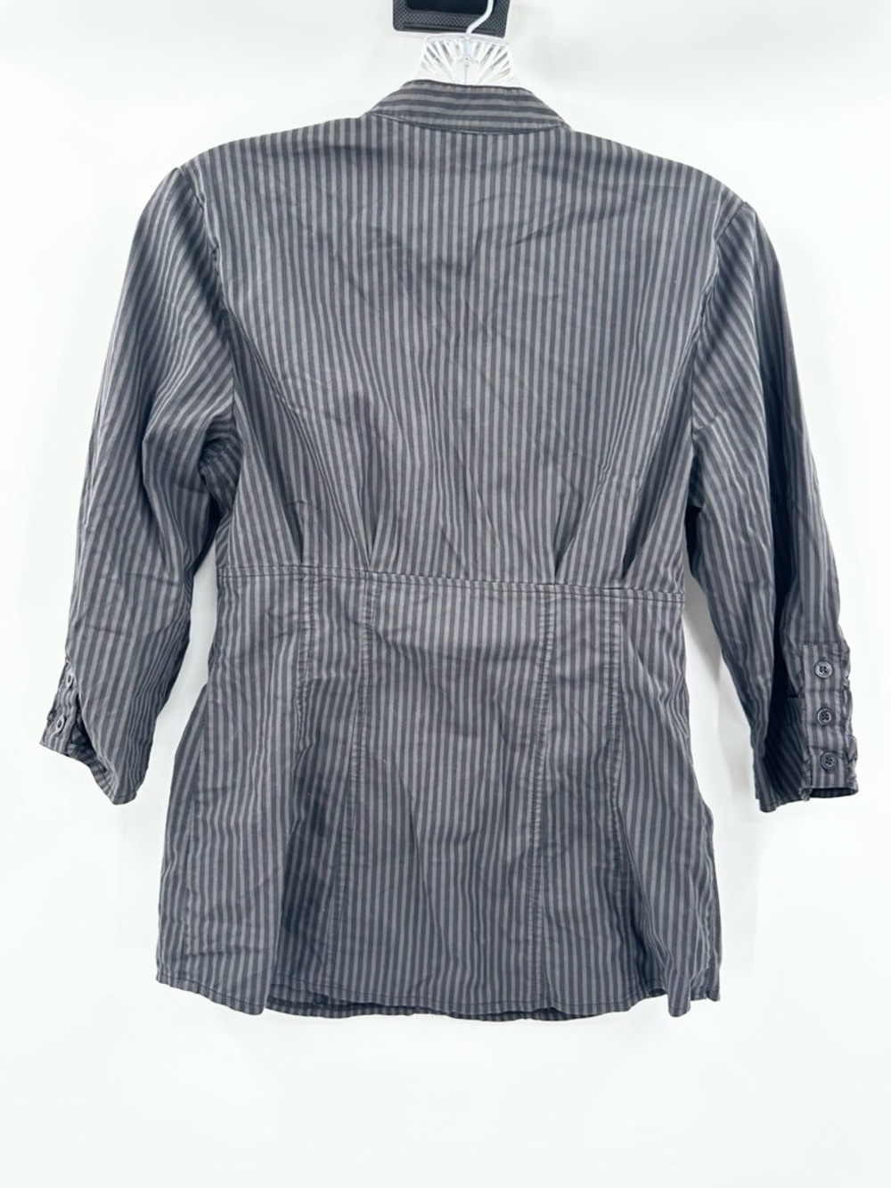 Guess Women’s Gray Pinstripe Button Front Blouse Size Medium - Picture 2 of 4